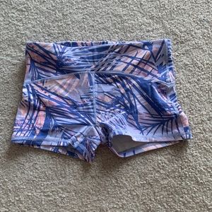 Booty shorts ivivva size 7